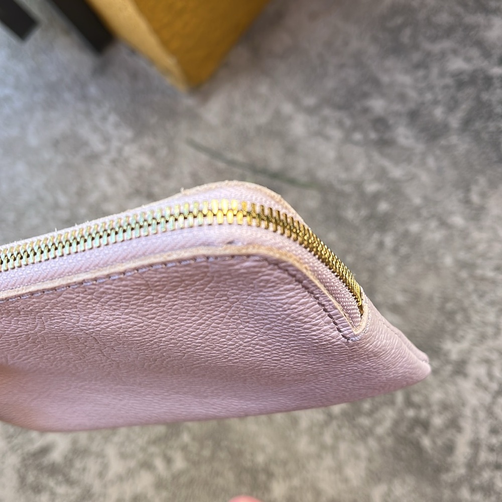 Authentic Mark & Graham Leather Zip Pouch - Picture 14 of 16